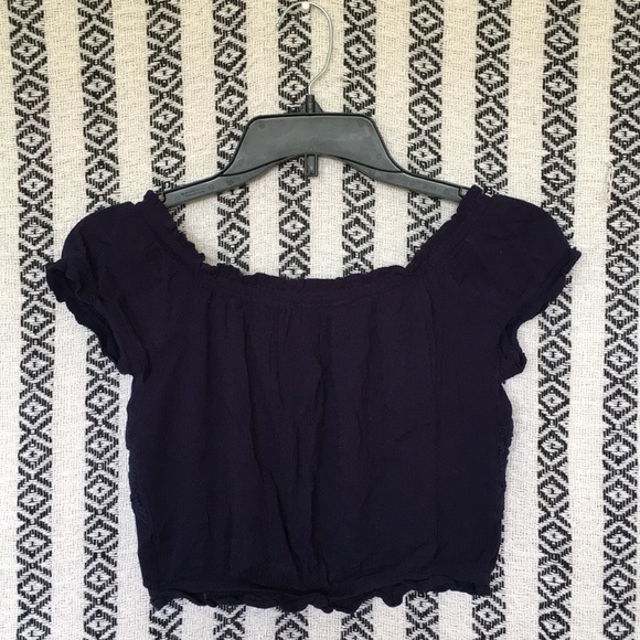 •Navy Crop Top• - Picture 2 of 4